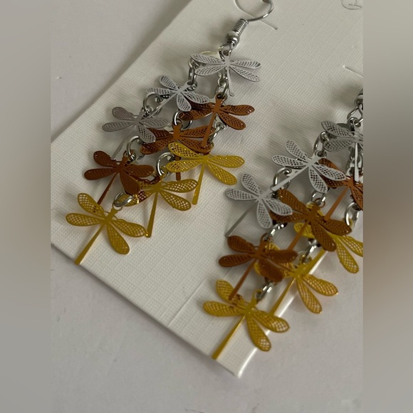 NEW Elegant Dragonfly Dangle Earrings - Picture 3 of 3